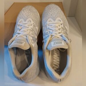 Nike Air Zoom Winflo 5 - 9.5W PRE-OWNED